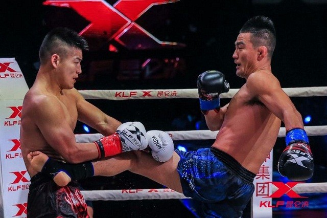 Võ sỹ Trung Quốc hạ cựu vô địch Muay Thái, phục thù cho 'Đệ nhất Thiếu Lâm' Võ sỹ Trung Quốc hạ cựu vô địch Muay Thái, phục thù cho 'Đệ nhất Thiếu Lâm'