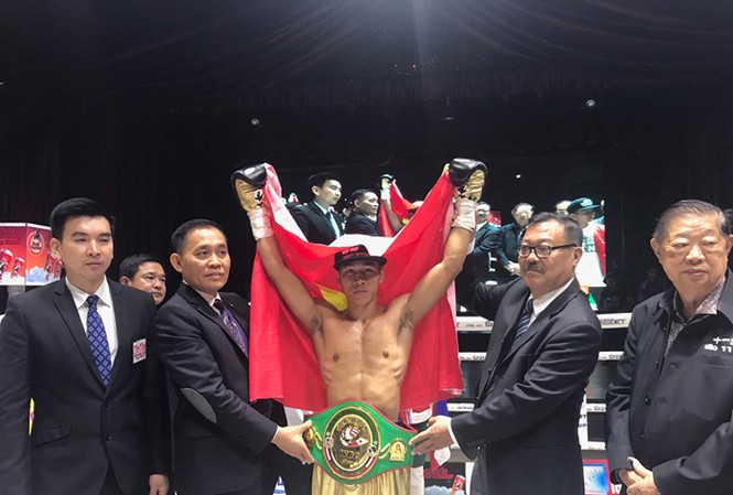 Trần Văn Thảo hạ võ sĩ Indonesia, đoạt đai vô địch WBC lịch sử Trần Văn Thảo hạ võ sĩ Indonesia, đoạt đai vô địch WBC lịch sử