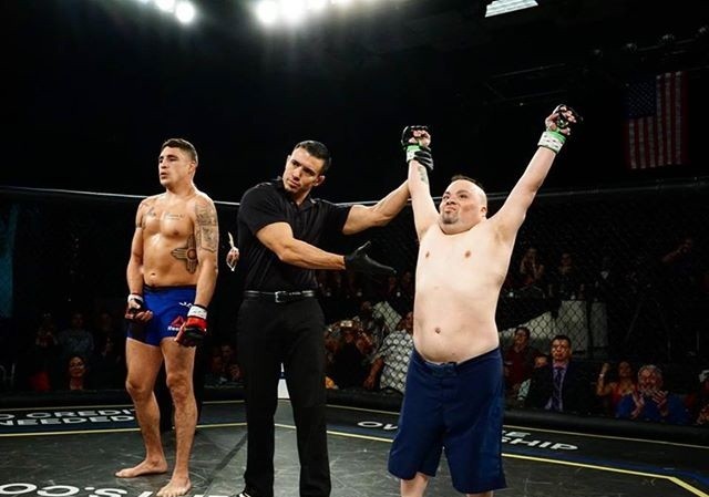 Võ sĩ mắc hội chứng Down đánh bại huyền thoại UFC Võ sĩ mắc hội chứng Down đánh bại huyền thoại UFC