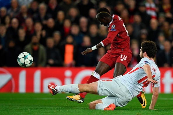 Bị cấm sex, Spartak thua tan nát Liverpool Spartak (áo trắng) thua trắng 7 bàn trước Liverpool.