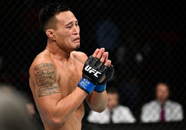 Võ sĩ gốc Lào giành chiến thắng lịch sử tại UFC Võ sĩ gốc Lào giành chiến thắng lịch sử tại UFC