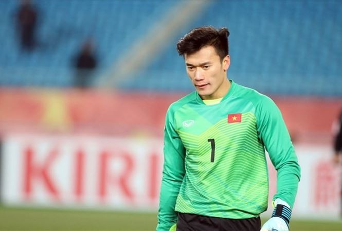 Thủ môn Bùi Tiến Dũng bắt chính ở AFC Cup 2018 Thủ môn Bùi Tiến Dũng
