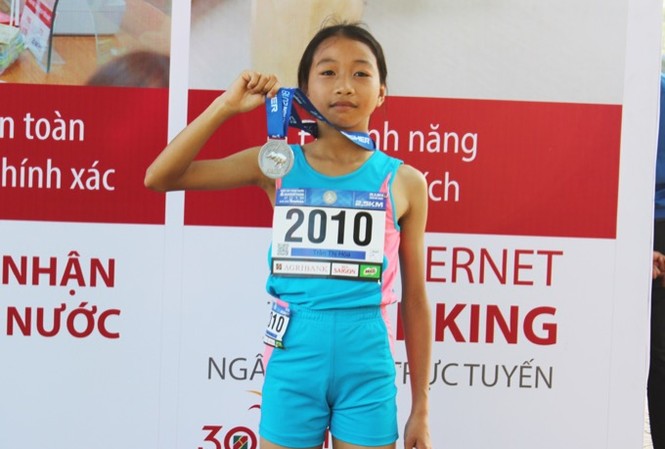Nhà vô địch 'hạt tiêu' tại Việt dã Tiền Phong Nhà vô địch 'hạt tiêu' tại Việt dã Tiền Phong