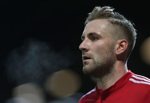 Barca tính kế giải cứu ngôi sao bị Mourinho hắt hủi Luke Shaw nhận được sự quan tâm từ Barca