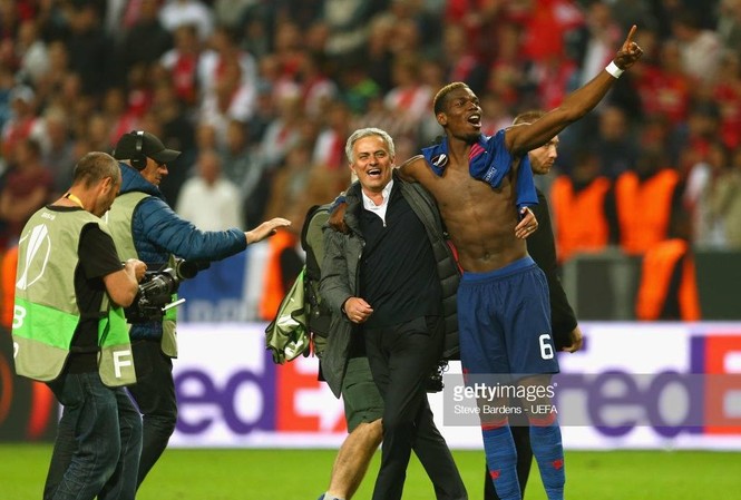 Pogba phủ nhận tin đồn mâu thuẫn với HLV Mourinho Pogba phủ nhận tin đồn mâu thuẫn với HLV Mourinho