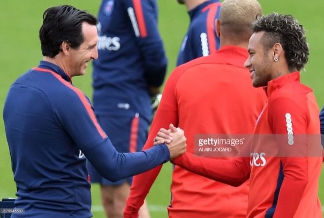 HLV PSG nói Neymar sẽ ở lại, 'còn tôi thì không chắc' HLV PSG nói Neymar sẽ ở lại, 'còn tôi thì không chắc'