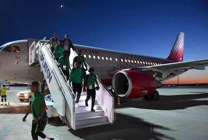 Tin nhanh World Cup: Máy bay chở tuyển Saudi Arabia cháy động cơ Tin nhanh World Cup: Máy bay chở tuyển Saudi Arabia cháy động cơ