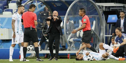 Tin nhanh World Cup: Messi và đồng đội muốn 'bẻ ghế' HLV Sampaoli Tin nhanh World Cup: Messi và đồng đội muốn 'bẻ ghế' HLV Sampaoli