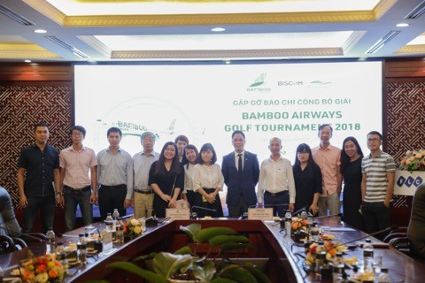 Hơn 1400 golfers tham dự Bamboo Airways Golf Tournament 2018 Hơn 1400 golfers tham dự Bamboo Airways Golf Tournament 2018