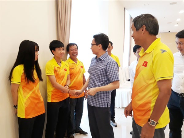 Tiền vệ Tuyết Dung: 'Tuyển nữ Việt Nam sẽ trưởng thành và mạnh mẽ hơn' Tiền vệ Tuyết Dung: 'Tuyển nữ Việt Nam sẽ trưởng thành và mạnh mẽ hơn'