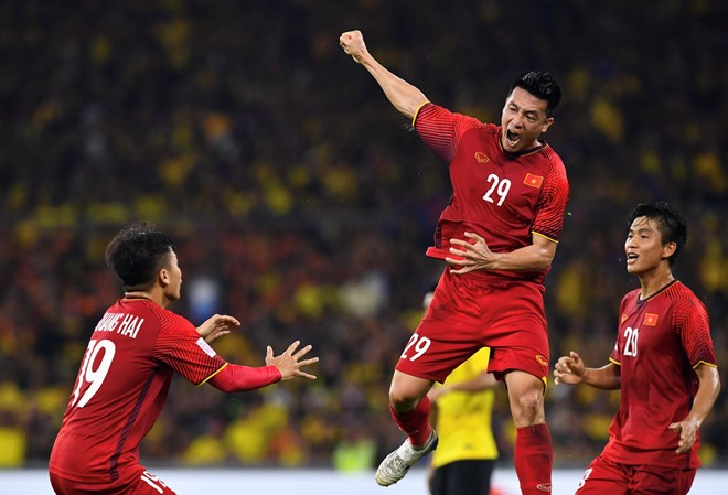 Thống kê thú vị về AFF Cup khiến triệu người hâm mộ Việt Nam thổn thức Tuyển Việt Nam đứng trước cơ hội đăng quang ngôi vô địch AFF Cup lần thứ 2 trong lịch sử.