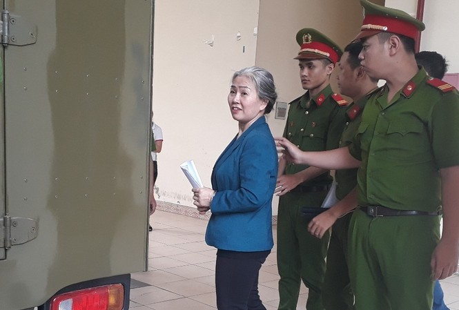 Cán bộ y tế lừa chạy việc chiếm 12 tỷ đồng Cán bộ y tế lừa chạy việc chiếm 12 tỷ đồng