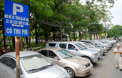 TPHCM bắt đầu thu phí đậu xe theo giờ từ ngày 1/8 TPHCM bắt đầu thu phí đậu xe theo giờ từ ngày 1/8