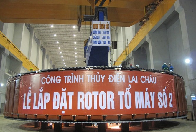 Đặt thành công roto tổ máy số 2 tại Nhà máy thủy điện Lai Châu Roto nặng 1.000 tấn được hạ đặt thành công cho tổ máy số 2 Thủy điện Lai Châu,