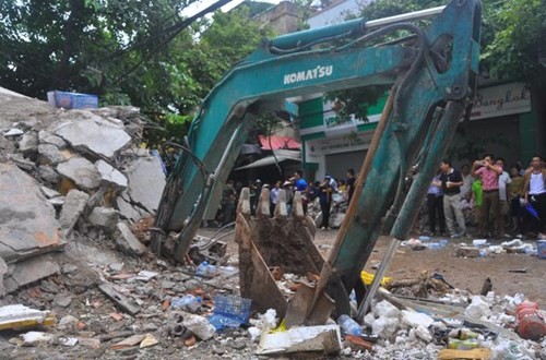 Hé lộ nguyên nhân sập nhà khiến hai người chết Hiện trường vụ sập nhà.