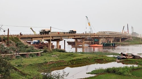 Nhảy sông khi thấy công an, hai 'con bạc' chết và mất tích Cầu Gián Khẩu, khu vực xảy ra sự việc.