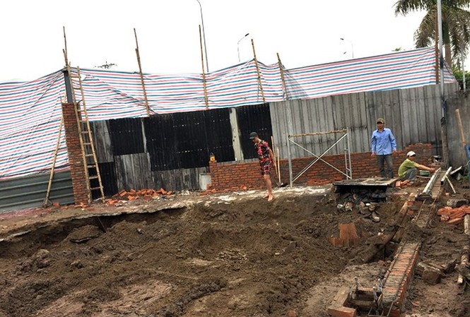 Kiểm tra hành lang ATGT, giám đốc bị đe dọa hành hung Hành lang ATGT bị biến thành xưởng cồn.