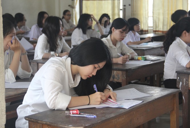 Hơn 11000 thí sinh Đà Nẵng thi môn đầu tiên trong thời tiết dịu mát Hơn 11000 thí sinh Đà Nẵng thi môn đầu tiên trong thời tiết dịu mát