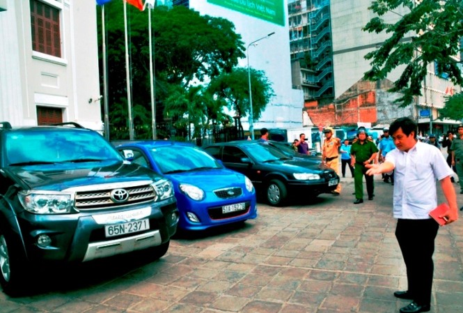 Chủ tịch TPHCM nói gì khi ông Đoàn Ngọc Hải xin từ chức? Ông Đoàn Ngọc Hải quyết liệt trong công tác sắp xếp lại vỉa hè quận 1, TPHCM.