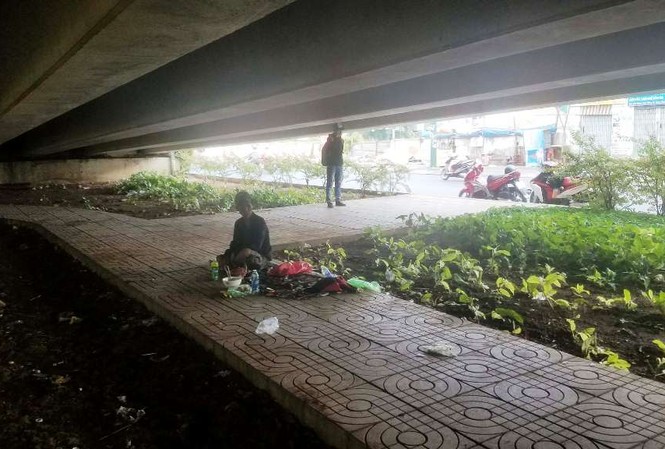 Đang nhậu, người đàn ông bất ngờ ho sặc sụa rồi tử vong Gầm cầu nơi người đàn ông tử vong trong lúc nhậu.