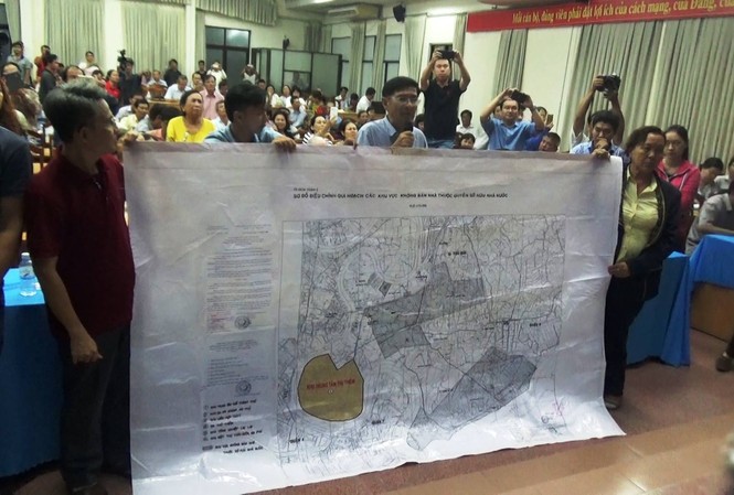 Cử tri Thủ Thiêm kỳ vọng đối thoại với Bí thư Nguyễn Thiện Nhân Người dân Thủ Thiêm kỳ vọng nhiều điều tại buổi đối thoại với Bí thư Nguyễn Thiện Nhân.