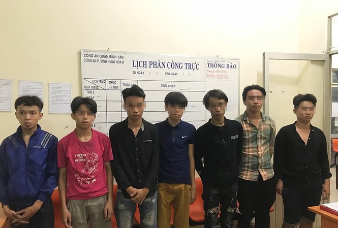 Nhóm thanh thiếu niên rủ nhau đi trộm lấy tiền 'chơi' ma túy Băng nhóm thực hiện 4 vụ trộm trong một đêm.