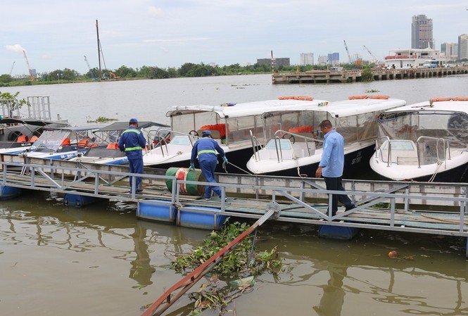 Cần thủ bỏ chạy khi thấy xác người trên sông Sài Gòn Khu vực phát hiện thi thể.