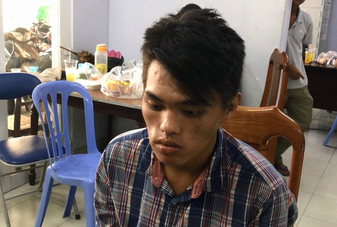 Đang bị truy nã thanh niên 18 tuổi vẫn phá khóa, trộm xe giữa phố Thịnh tại công an.