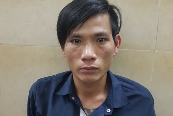 Ngủ quên trên vỉa hè, suýt mất xe máy Huỳnh Hoàng Hải tại công an.