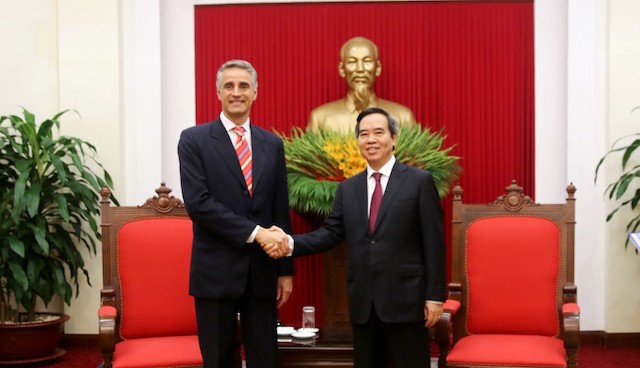 Trưởng Ban Kinh tế Trung ương làm việc với đại diện IMF Trưởng Ban Kinh tế Trung ương làm việc với đại diện IMF