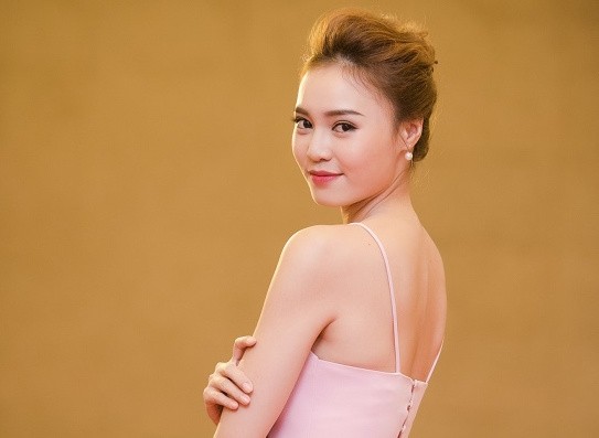 Ninh Dương Lan Ngọc: 'Bản chất của tôi là gái ngoan' Ninh Dương Lan Ngọc: 'Bản chất của tôi là gái ngoan'