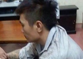 Thu 2 khẩu súng của nghi phạm ma túy bị bắt ở Lạng Sơn Tên đức tại cơ quan công an. Ảnh: TNLS
