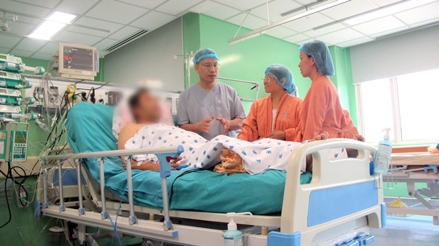 Cấp cứu thành công một ca biến chứng hiếm gặp Cấp cứu thành công một ca biến chứng hiếm gặp