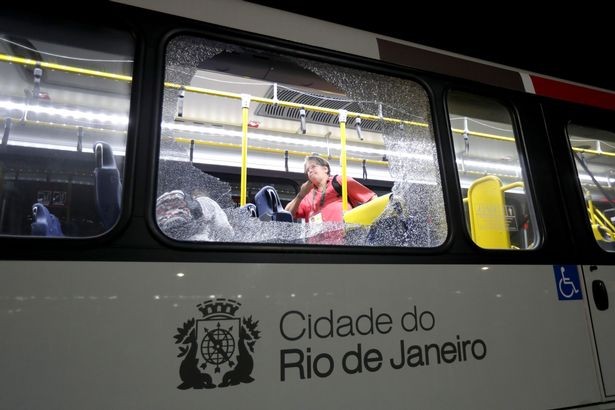 Xe chở nhà báo tác nghiệp tại Olympic Rio bị tấn công Xe chở nhà báo tác nghiệp tại Olympic Rio bị tấn công