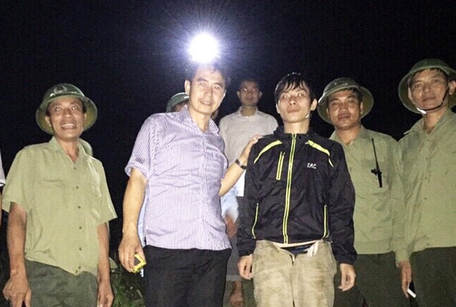 Rơi xuống vực sâu, một Phật tử thoát chết thần kỳ Anh Đắc chỉ bị sái khớp cổ tay và sây sát nhẹ sau khi bị rơi xuống vực.