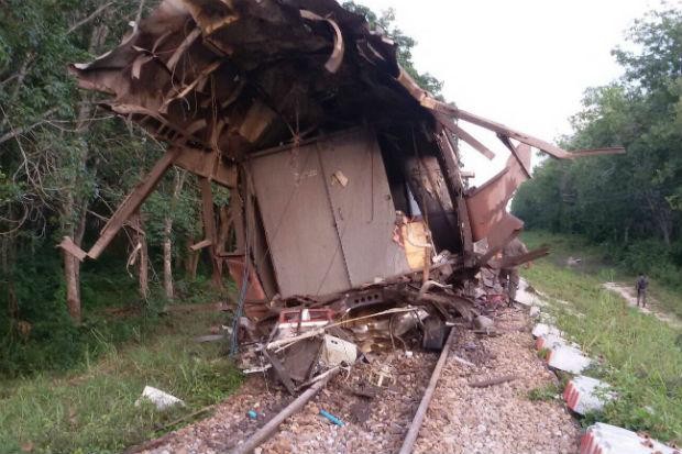 Đánh bom tàu hỏa ở Thái Lan, nhiều người thương vong Hiện trường vụ việc. Ảnh: Bangkok Post