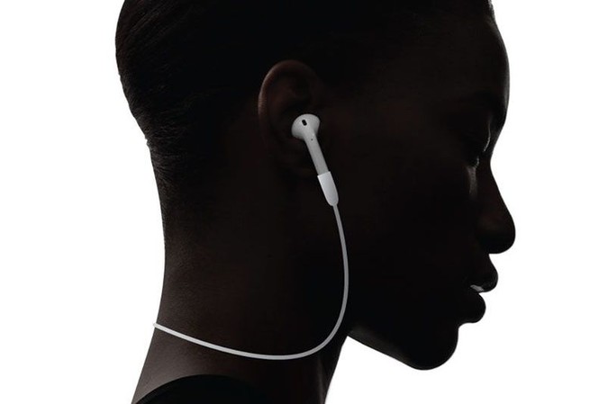 Xuất hiện dây nối để giữ tai nghe không dây AirPods khỏi rơi Xuất hiện dây nối để giữ tai nghe không dây AirPods khỏi rơi