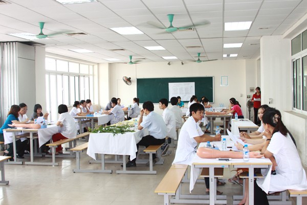 Lo bị 'bóp chết', các trường trung cấp y dược kêu cứu Lo bị 'bóp chết', các trường trung cấp y dược kêu cứu
