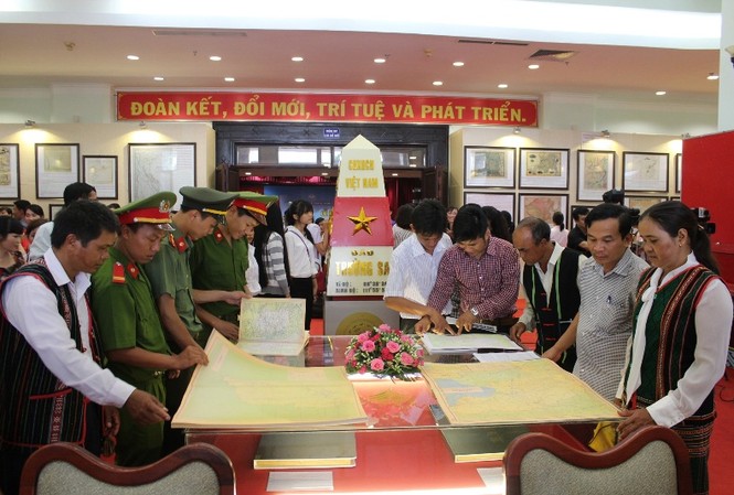 Triển lãm tài liệu Trường Sa, Hoàng Sa là của Việt Nam Nhiều tư liệu quý