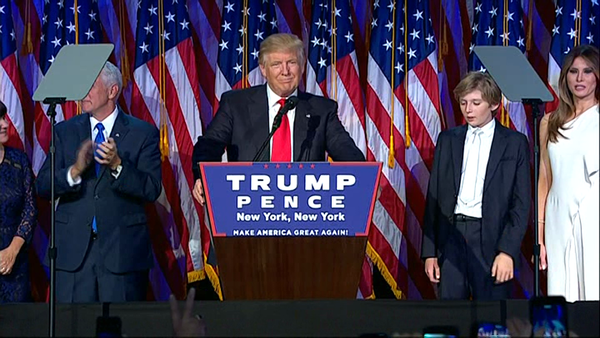 Những lời đầu tiên của ông Trump sau khi đắc cử Tổng thống Ông Trump phát biểu ngay sau khi kết quả sơ bộ được công bố.