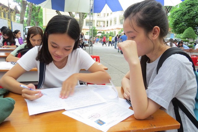 Trường ĐH Công nghiệp Thực phẩm TPHCM công bố đề án tuyến sinh riêng Thí sinh làm thủ tục nhập học tại TPHCM.