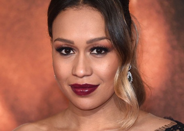 Ca sỹ Rebecca Ferguson ra điều kiện với ông Donald Trump Nữ ca sỹ Rebecca Ferguson