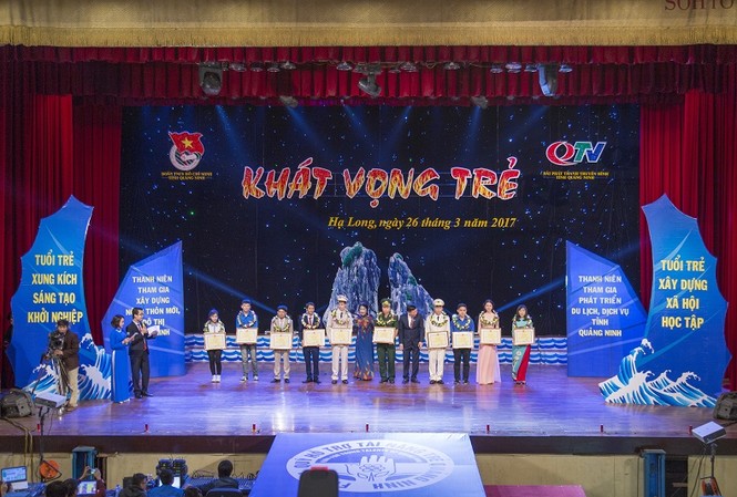 Tiếp thêm niềm tin, khát vọng cho tuổi trẻ Tiếp thêm niềm tin, khát vọng cho tuổi trẻ
