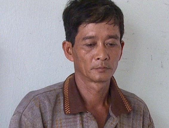 18 năm tù cho kẻ đâm chết em ruột rồi nằm ngủ tại hiện trường Bị cáo Hải tại toà