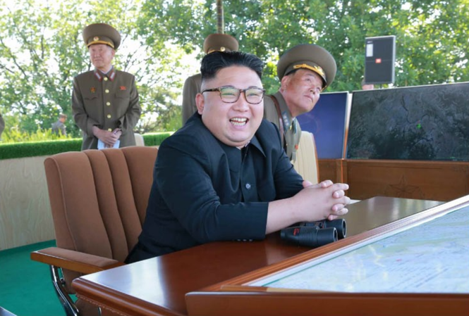 Triều Tiên xác nhận thử tên lửa dưới sự giám sát của Chủ tịch Kim Chủ tịch Kim Jong-un giám sát một cuộc thi của lực lượng Phòng không - Không quân Triều Tiên hôm 4/6. Ảnh: Rodong Sinmun