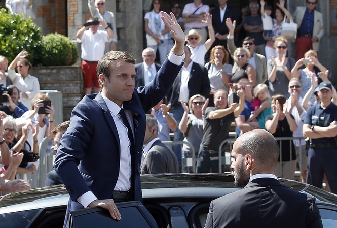 Đảng của ông Macron hướng tới chiến thắng lịch sử Ảnh: AP
