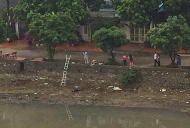 Phát hiện thi thể nam thanh niên dưới kênh thoát nước Kênh thoát nước, nơi phát hiện thi thể nam thanh niên.