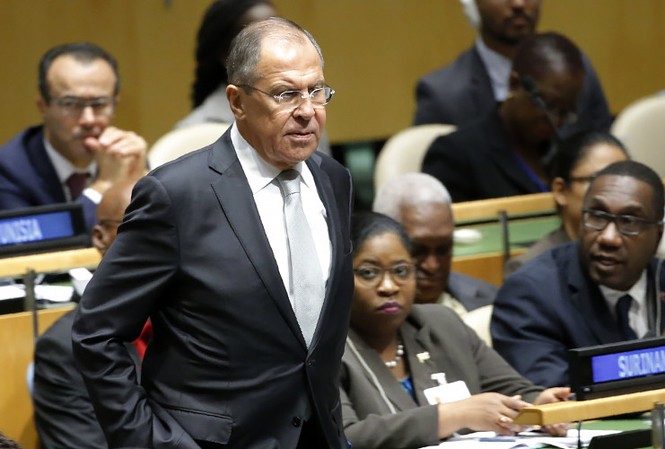 Ngoại trưởng Nga: Moscow muốn chấm dứt sự thù địch với Washington Ngoại trưởng Nga Sergey Lavrov tham dự phiên họp lần thứ 72 của Đại hội đồng Liên Hợp Quốc, diễn ra hôm qua, 19/9 ở New York (Mỹ). Ảnh: Reuters