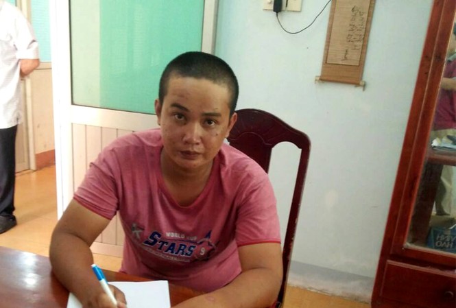 Bắt thanh niên trộm xe tải rồi chở bò của hàng xóm đi bán Nguyễn Thế Hà tại cơ quan công an.