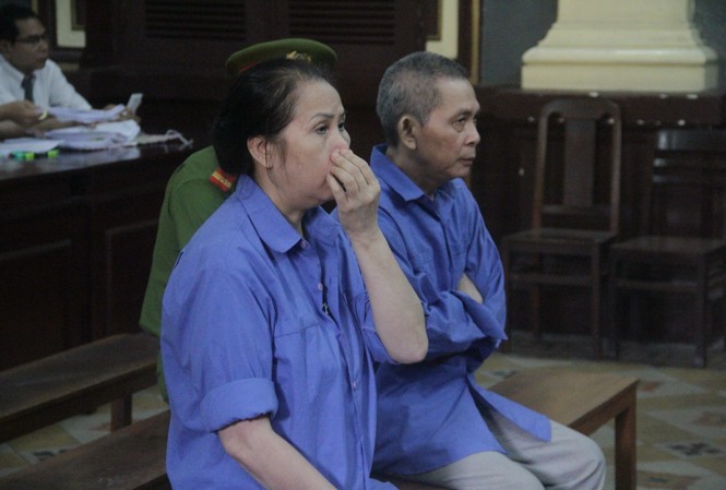 Cặp vợ chồng ‘rổ rá ghép lại’ lừa hàng trăm tỷ đồng Cặp vợ chồng ‘rổ rá ghép lại’ lừa hàng trăm tỷ đồng